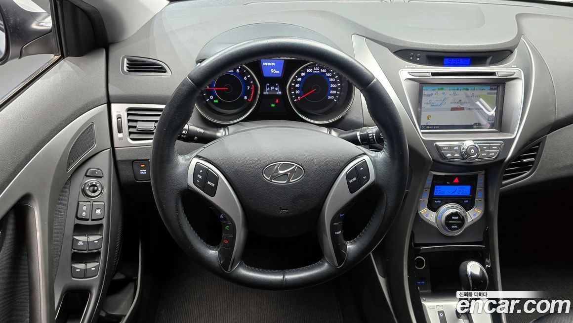 Hyundai AVANTE 2011