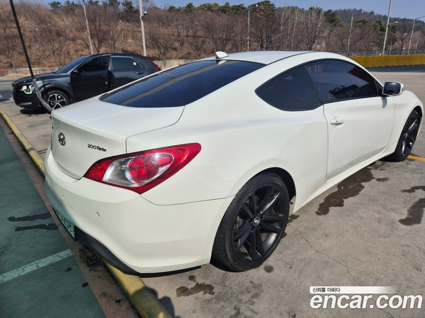 Hyundai Genesis 2011