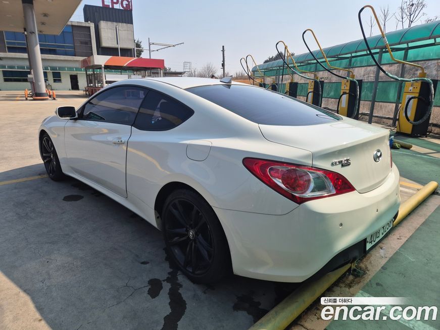 Hyundai Genesis 2011