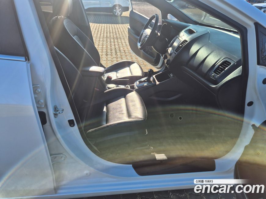 Kia K3 2016