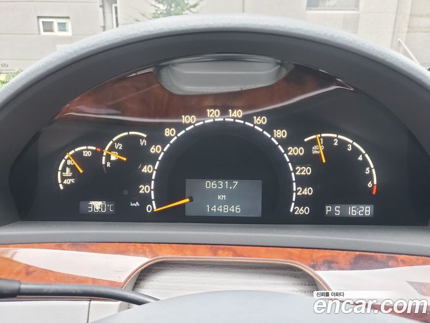 Mercedes-Benz S-Class 2000