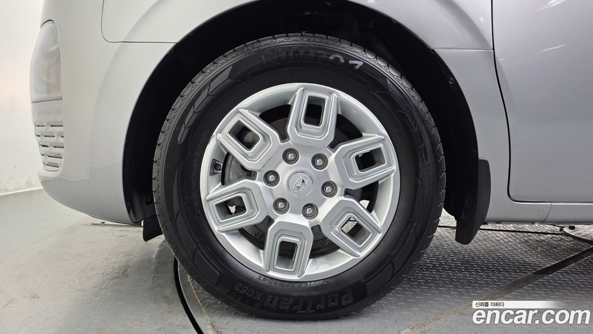 Hyundai Staria 2023