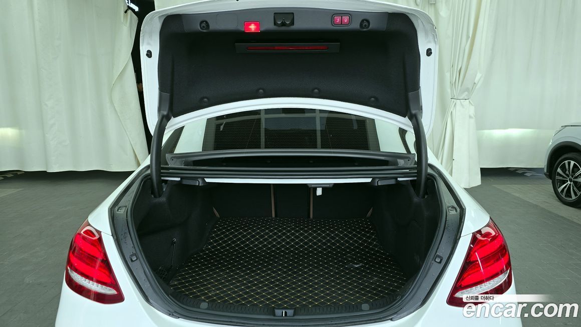 Mercedes-Benz E-Class 2020