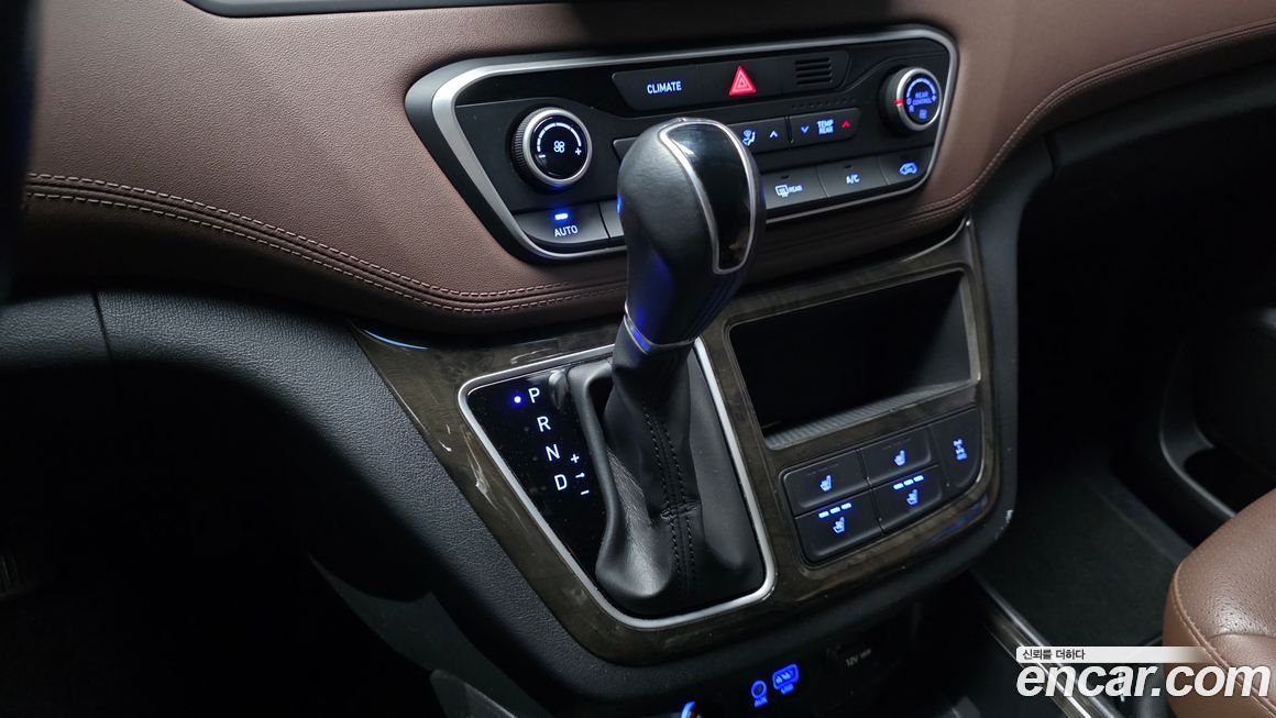Hyundai Starex 2019