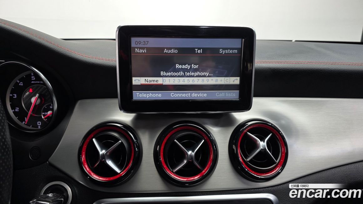 Mercedes-Benz GLA-Class 2015