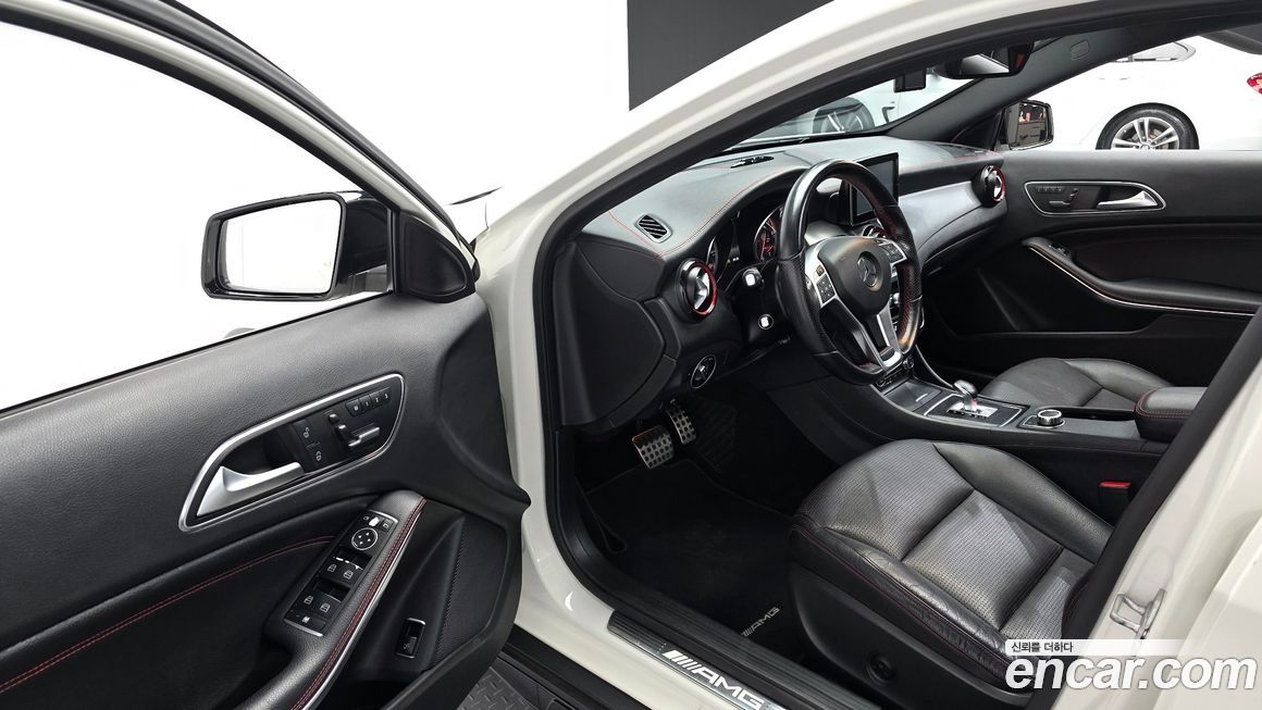 Mercedes-Benz GLA-Class 2015