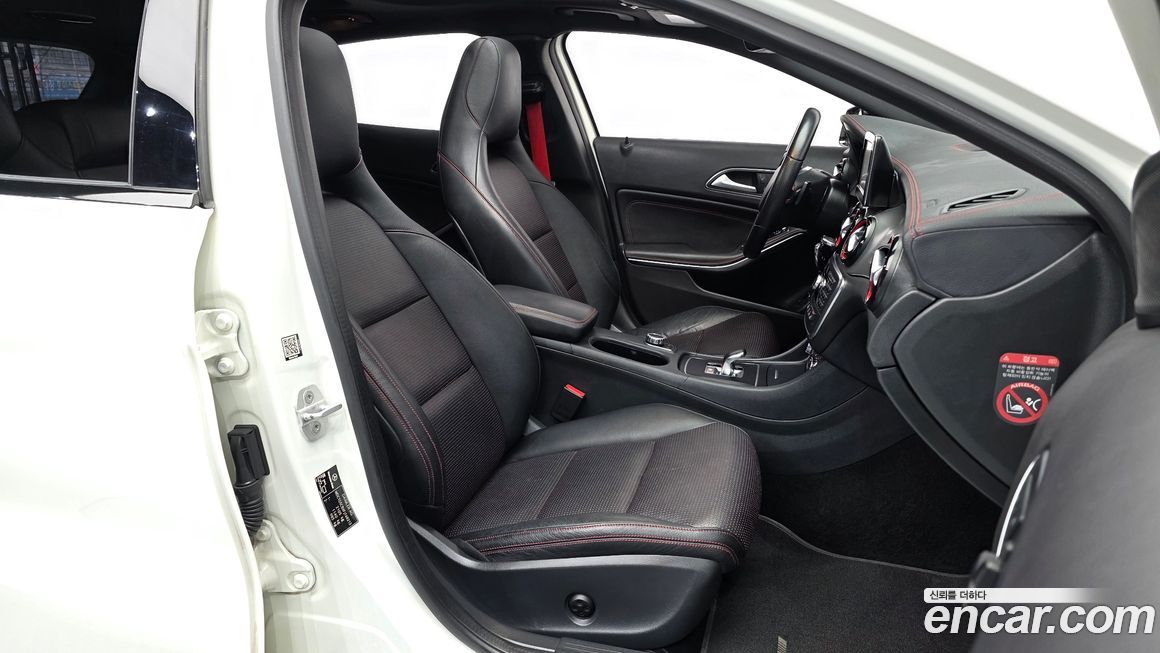 Mercedes-Benz GLA-Class 2015