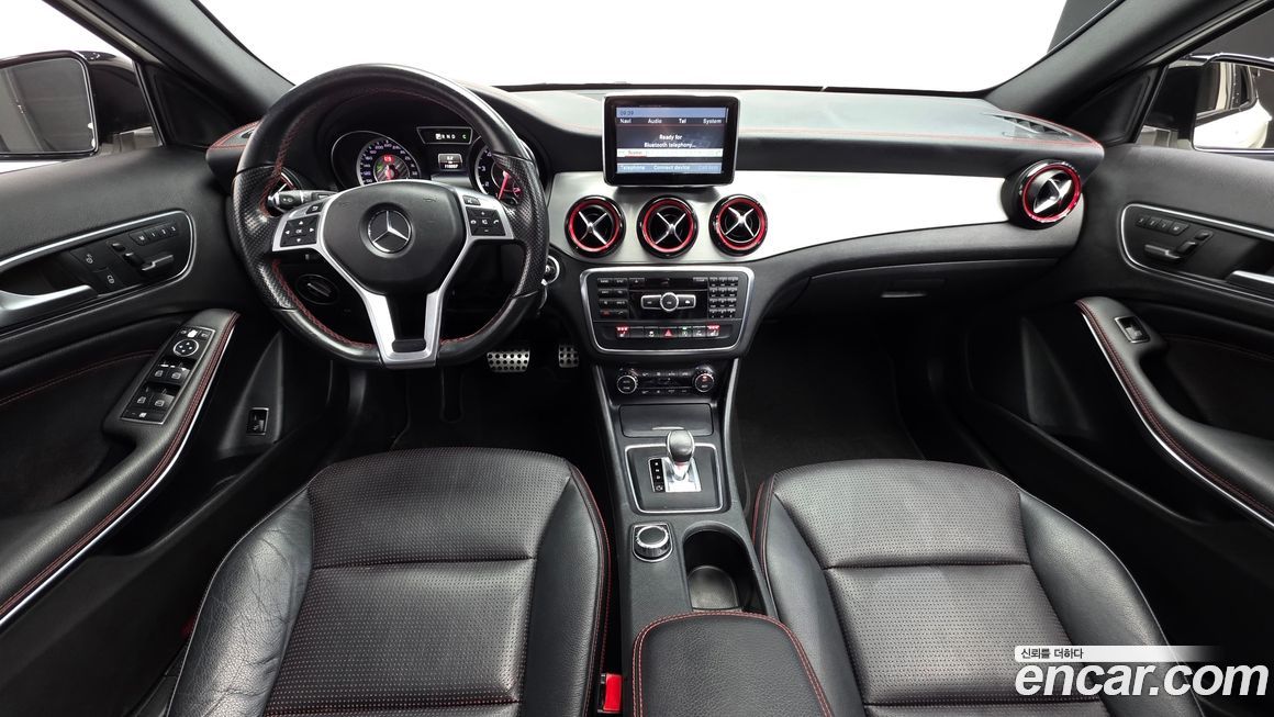 Mercedes-Benz GLA-Class 2015