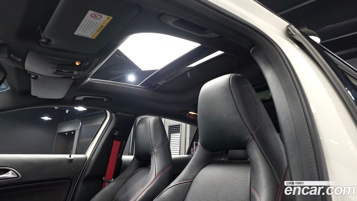 Mercedes-Benz GLA-Class 2015