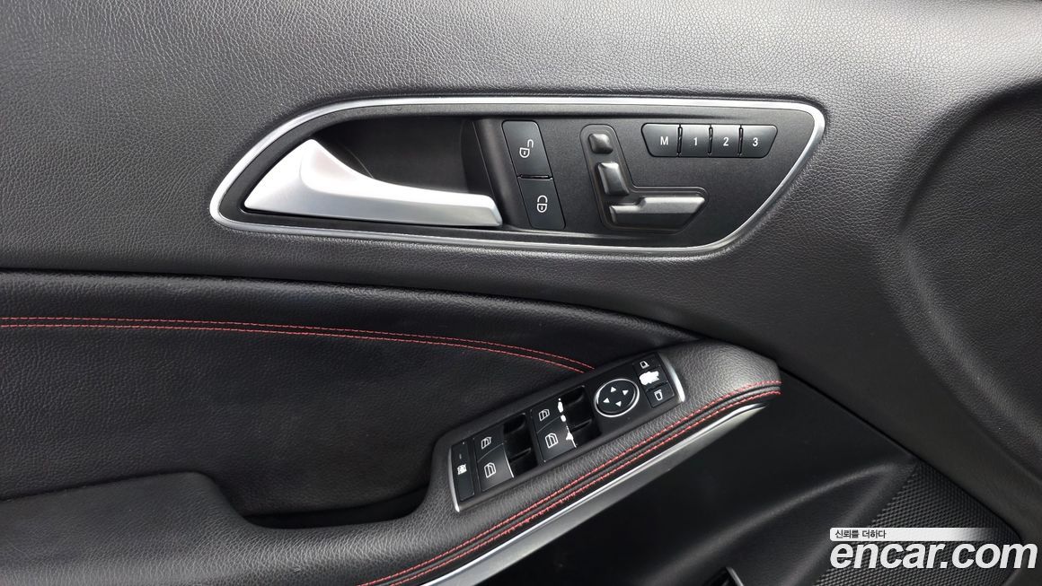 Mercedes-Benz GLA-Class 2015