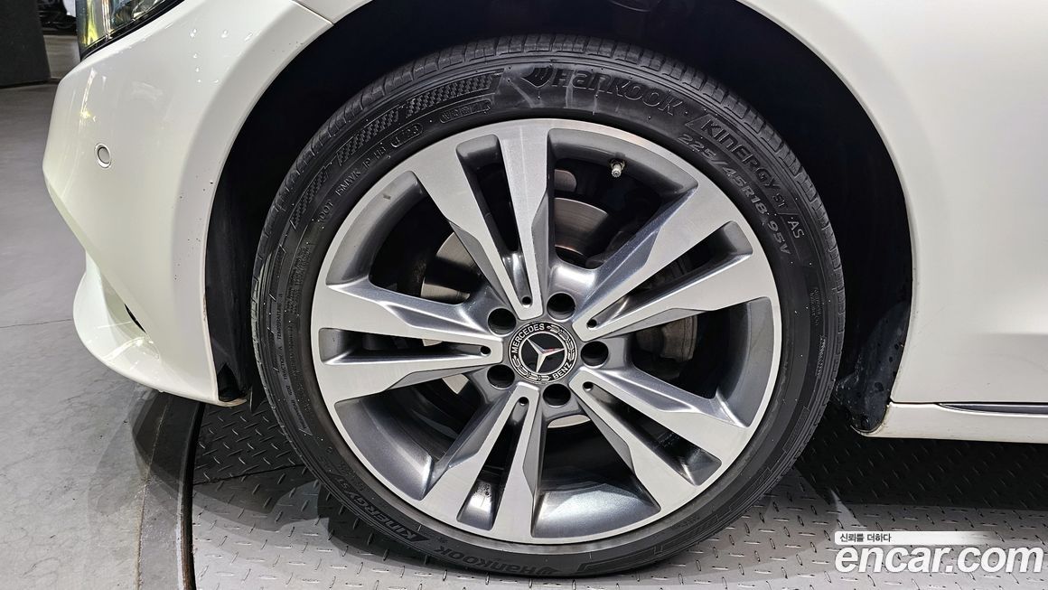 Mercedes-Benz C-Class 2020