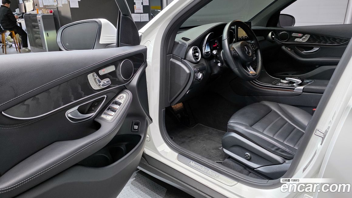 Mercedes-Benz GLC-Class 2018