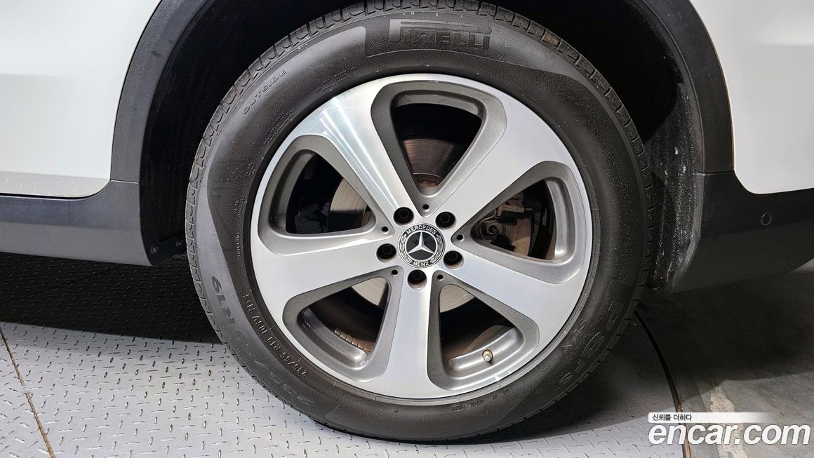 Mercedes-Benz GLC-Class 2018