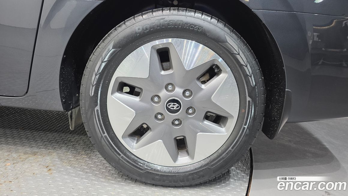Hyundai Staria 2022