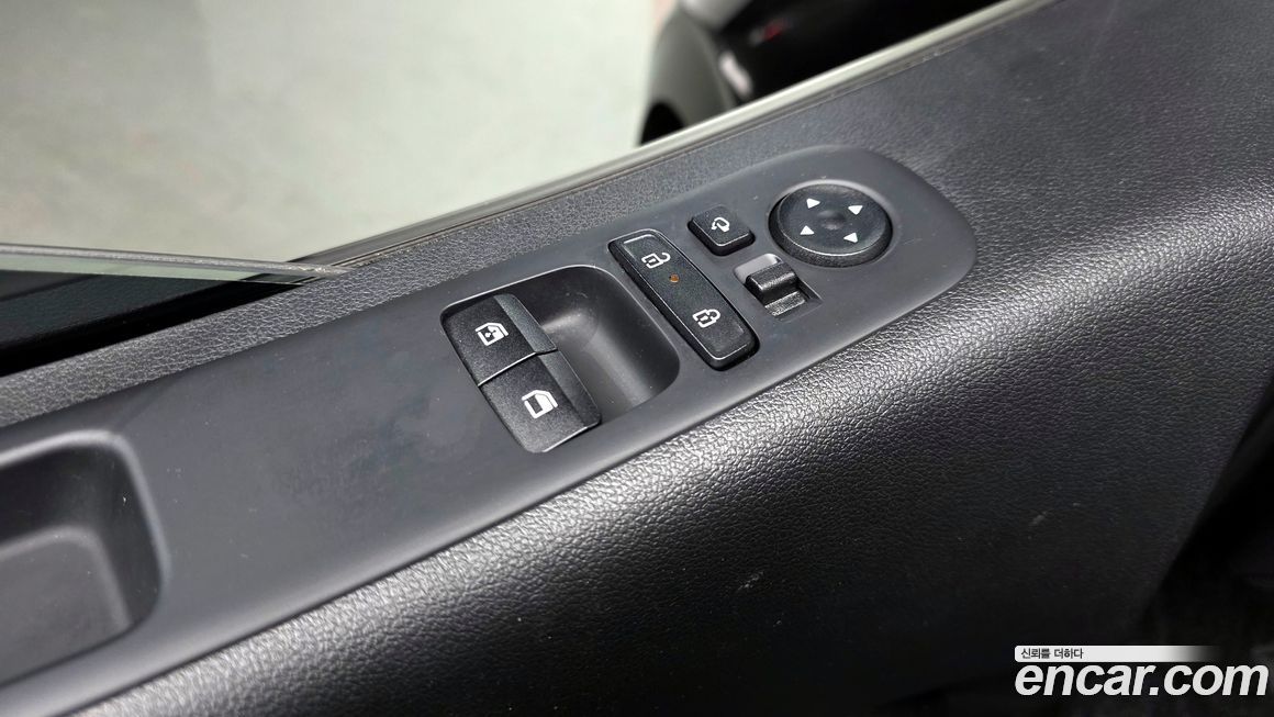 Hyundai Staria 2025