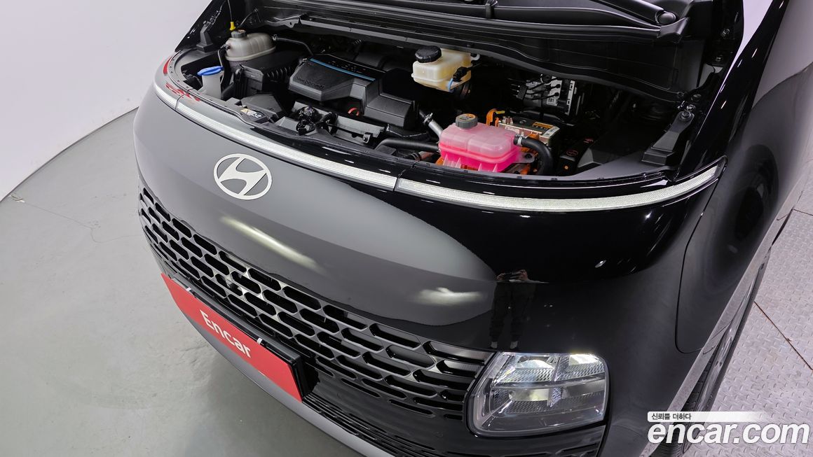 Hyundai Staria 2025