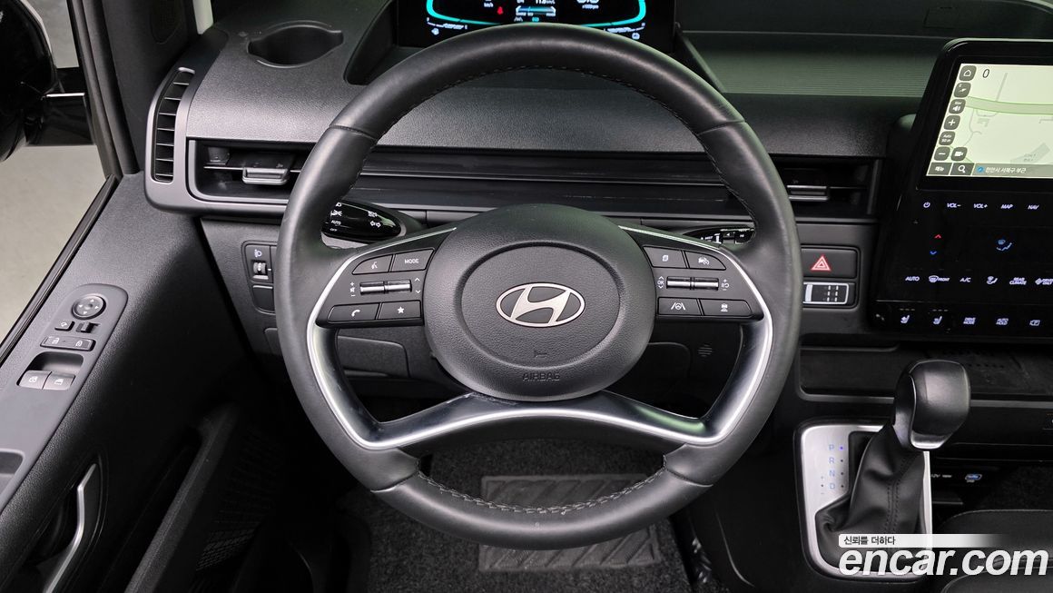 Hyundai Staria 2025