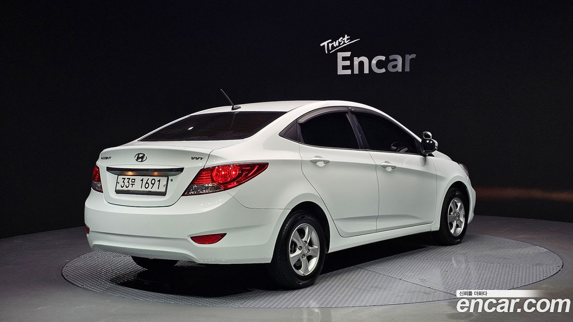 Hyundai Accent 2012