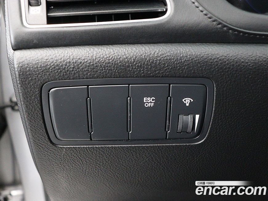 Hyundai Genesis 2013