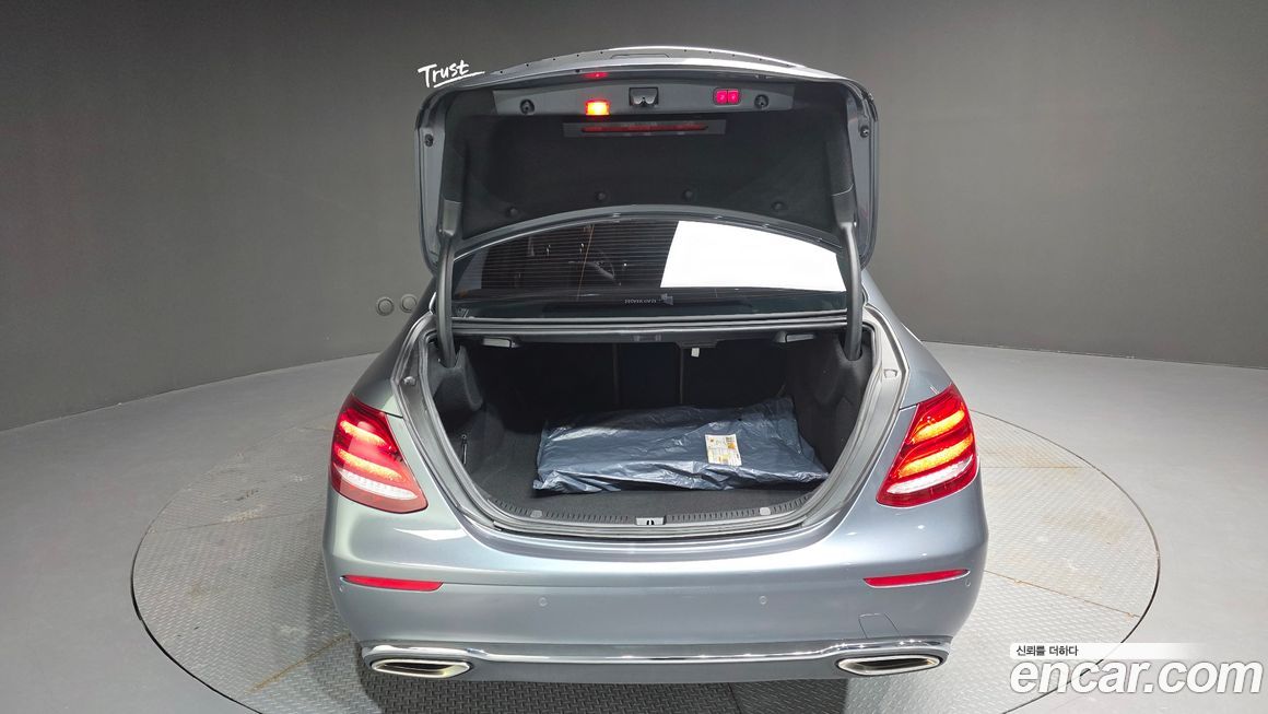 Mercedes-Benz E-Class 2018
