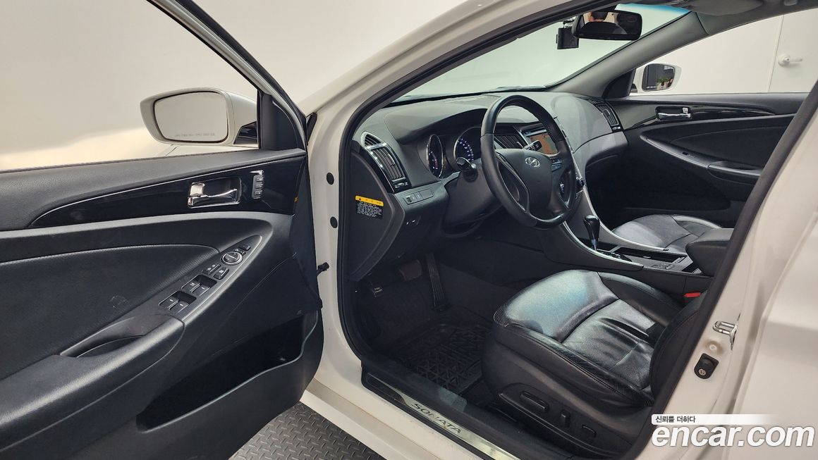 Hyundai Sonata 2010