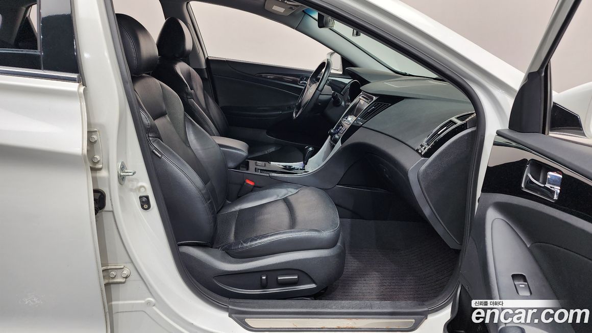 Hyundai Sonata 2010