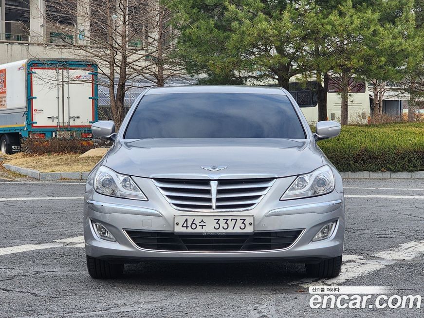 Hyundai Genesis 2012