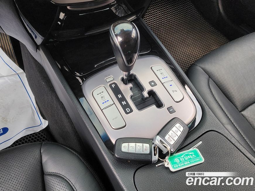 Hyundai Genesis 2012