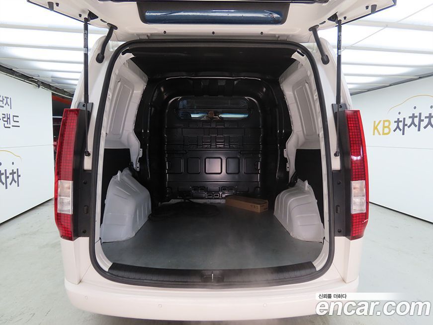 Hyundai Staria 2023