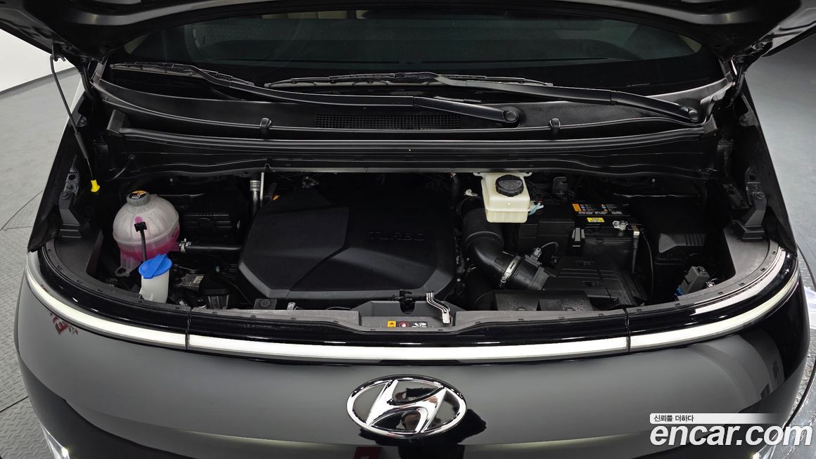Hyundai Staria 2022