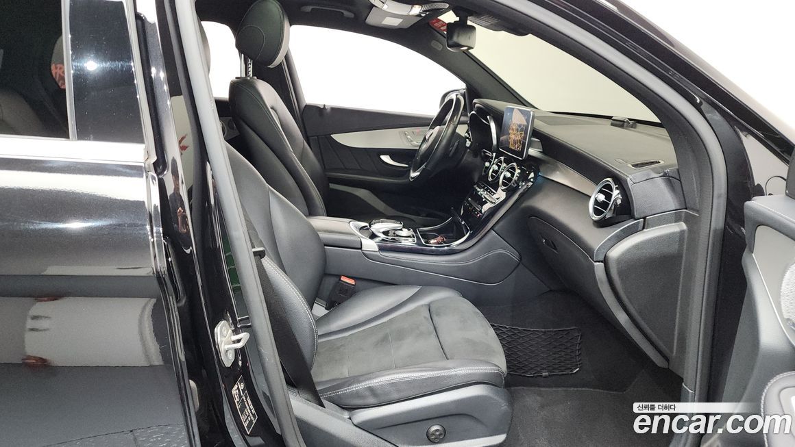 Mercedes-Benz GLC-Class 2019