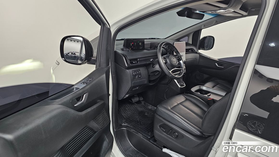 Hyundai Staria 2023