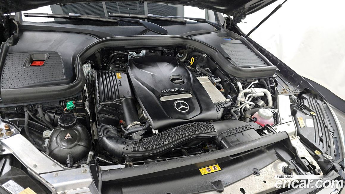 Mercedes-Benz GLC-Class 2021