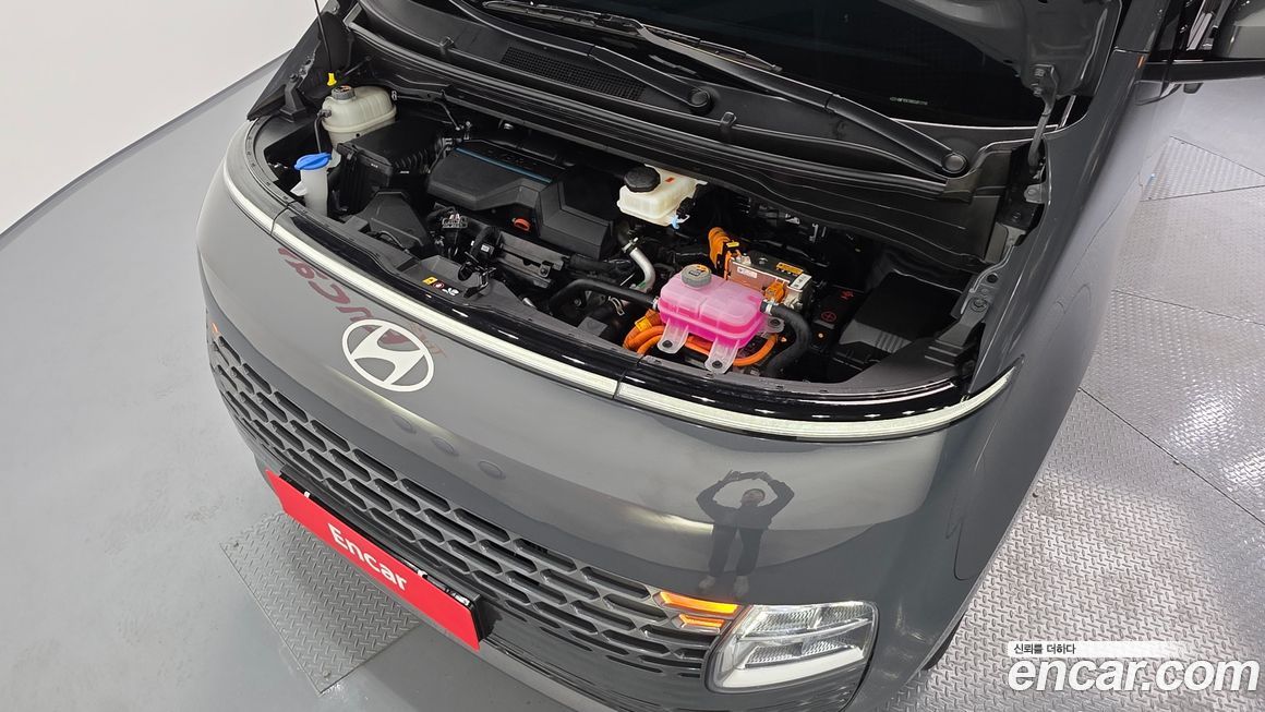 Hyundai Staria 2025
