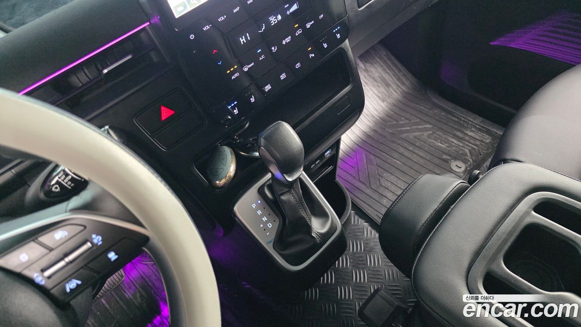 Hyundai Staria 2025
