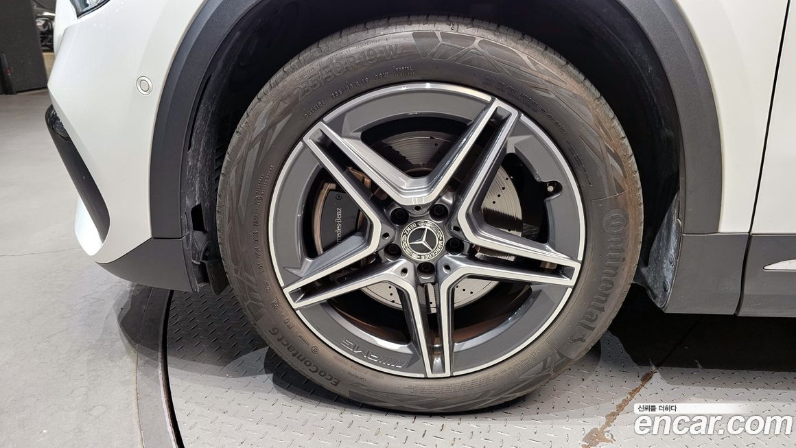 Mercedes-Benz GLA-Class 2020