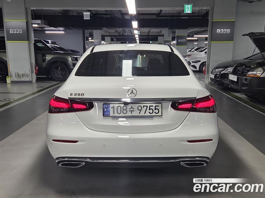 Mercedes-Benz E-Class 2021