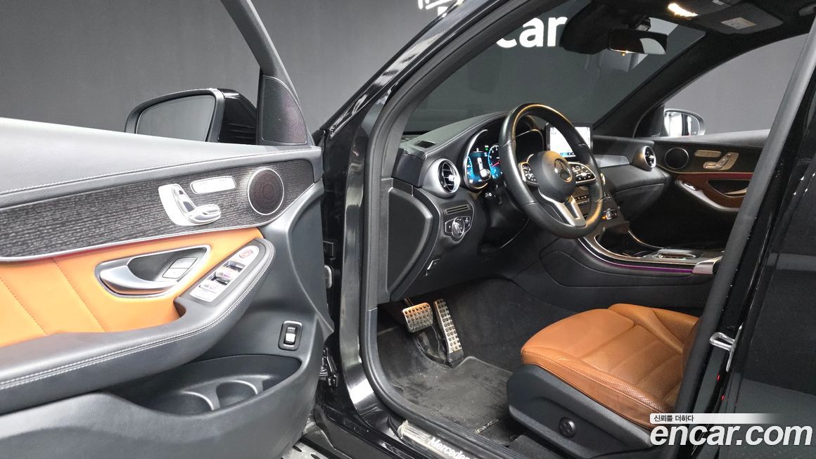 Mercedes-Benz GLC-Class 2021