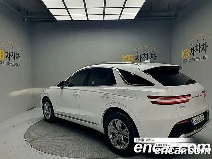 Genesis GV70 2023