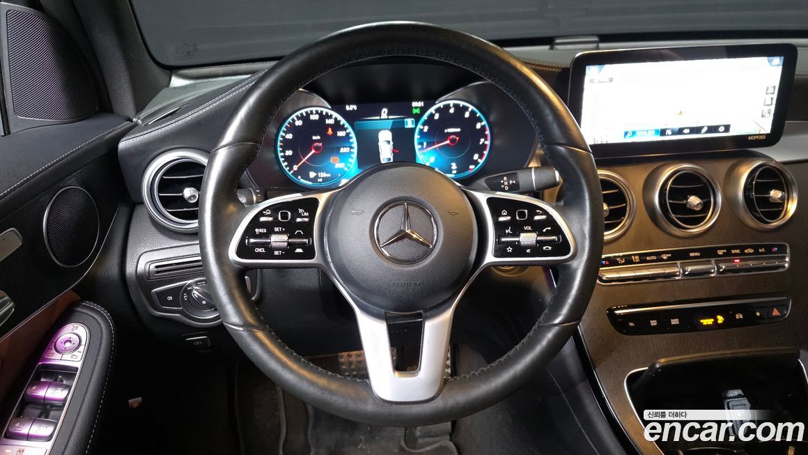 Mercedes-Benz GLC-Class 2021