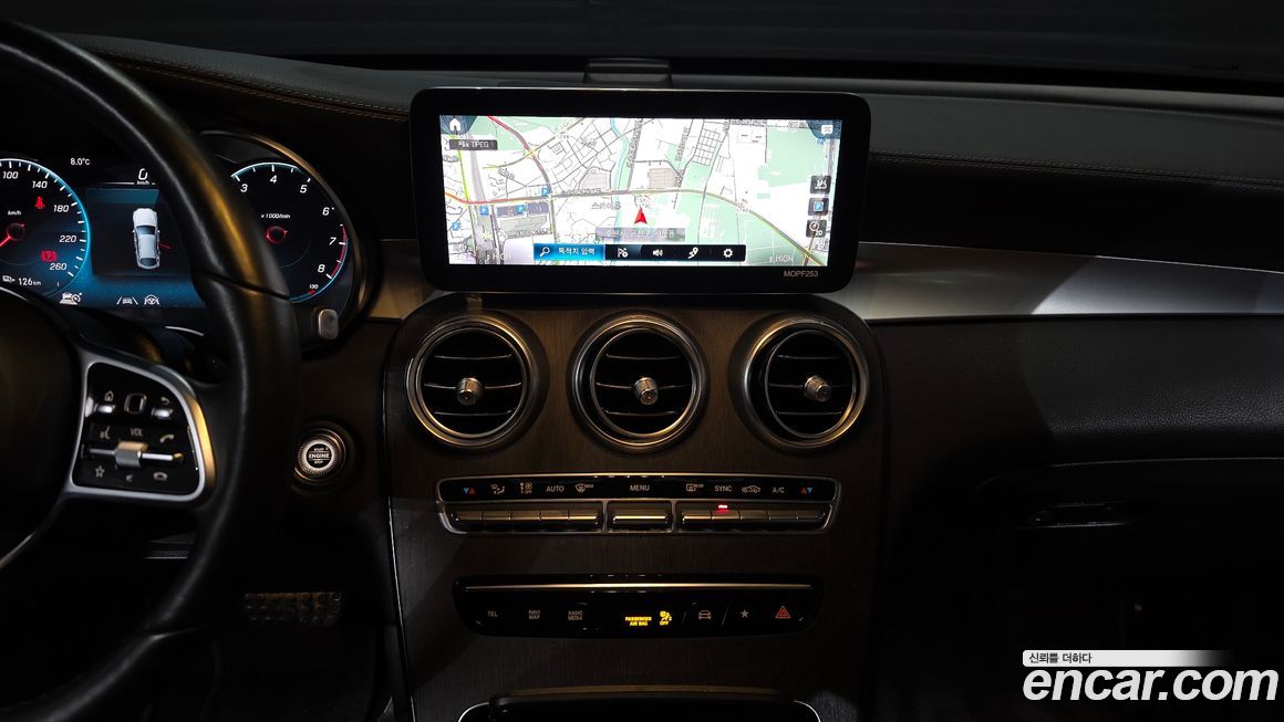 Mercedes-Benz GLC-Class 2021