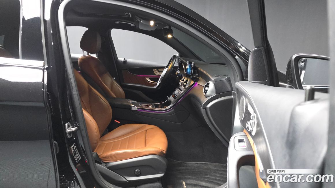 Mercedes-Benz GLC-Class 2021