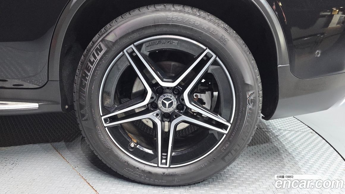 Mercedes-Benz GLC-Class 2021