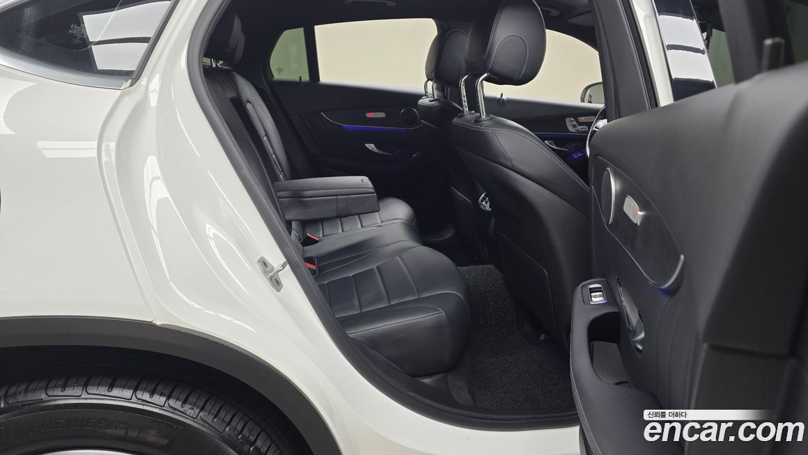 Mercedes-Benz GLC-Class 2021