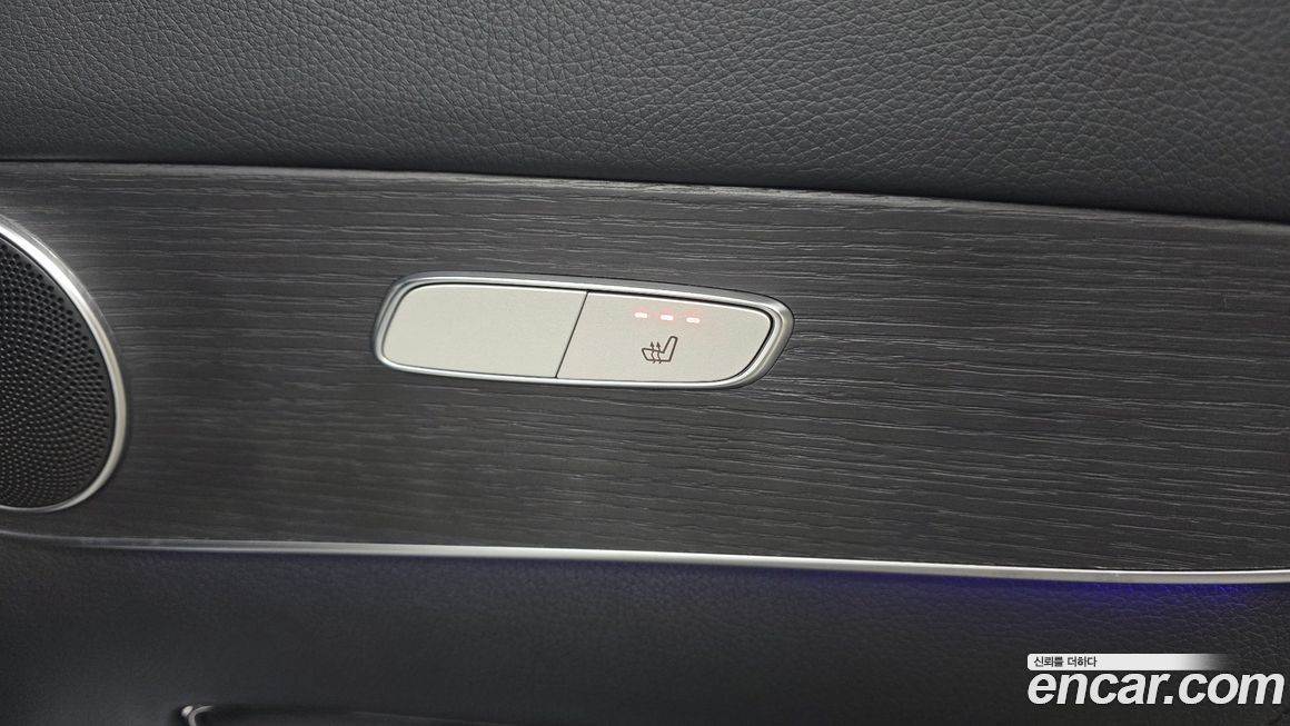 Mercedes-Benz GLC-Class 2021