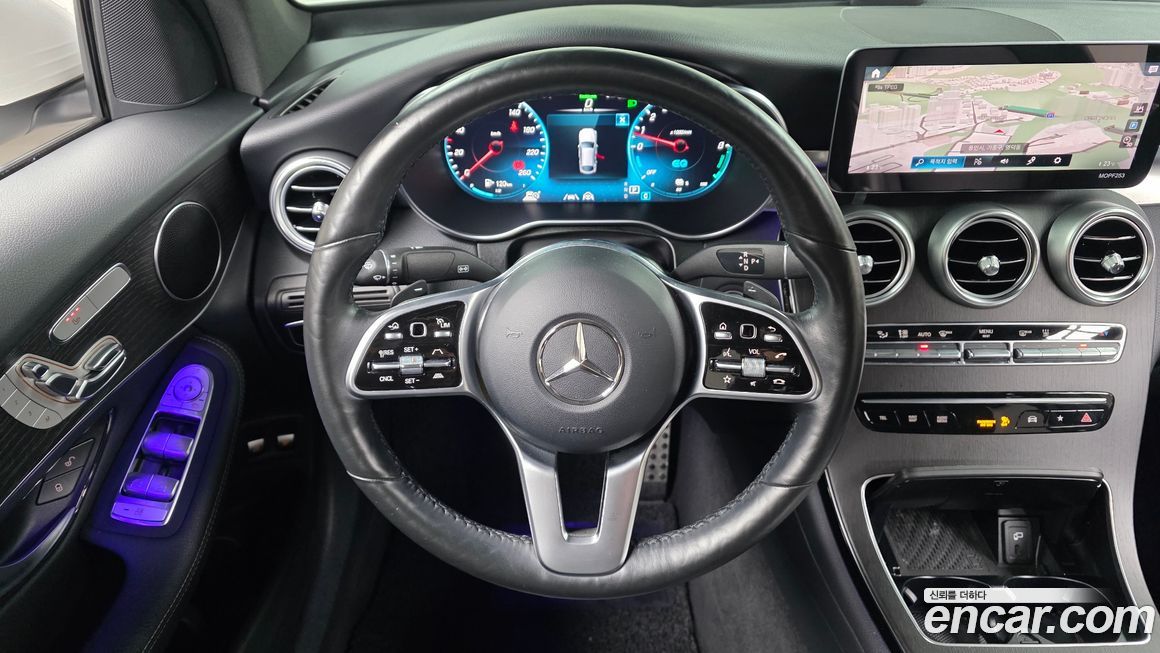 Mercedes-Benz GLC-Class 2021