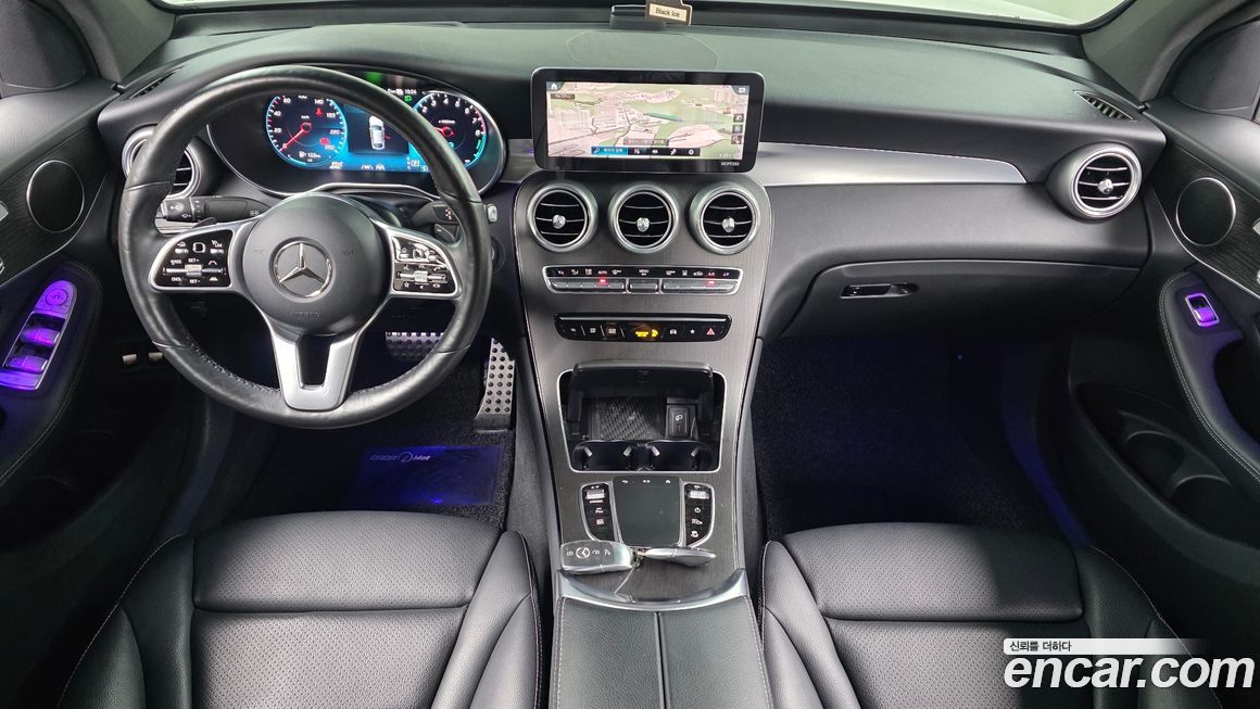 Mercedes-Benz GLC-Class 2021