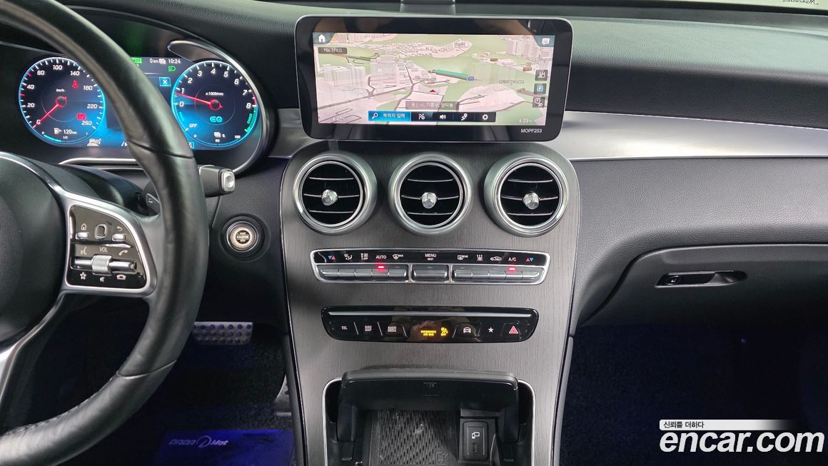 Mercedes-Benz GLC-Class 2021