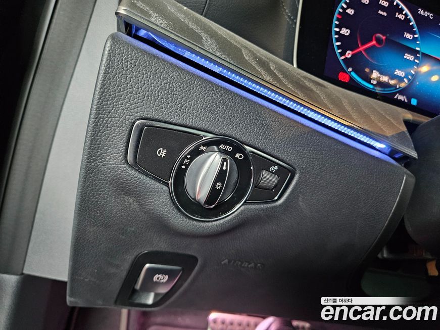 Mercedes-Benz E-Class 2021