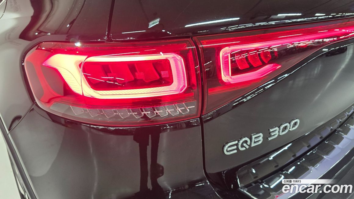 Mercedes-Benz EQB 2024